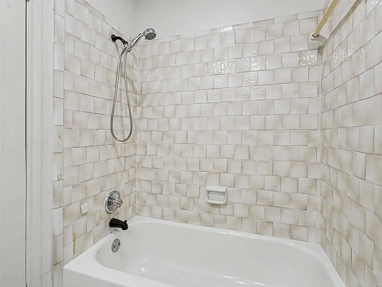 2909 Forest Hills Dr — Photo 20