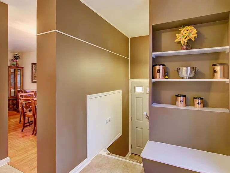 8589 Wicklow Ave — Photo 7