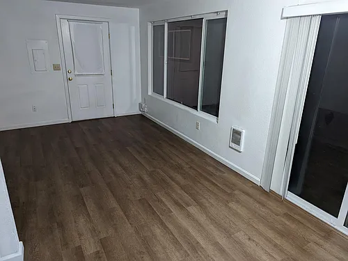 2737 H St #2735 Photo 1