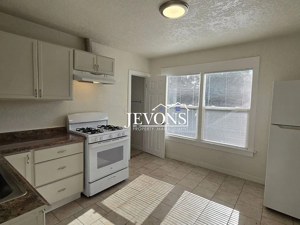 307 N 7th St Yakima, WA 98901
