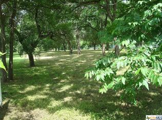 120 Antelope Ln, Seguin, TX 78155