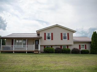 8165 Lake Rd NE, Millersport, OH 43046