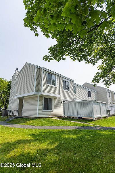 2nd image of 801 Fairfield Court