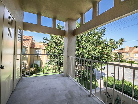 Balcony with Laundry