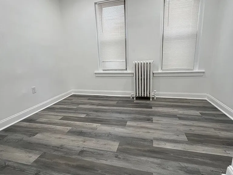 Locust St 6101 — Photo 14