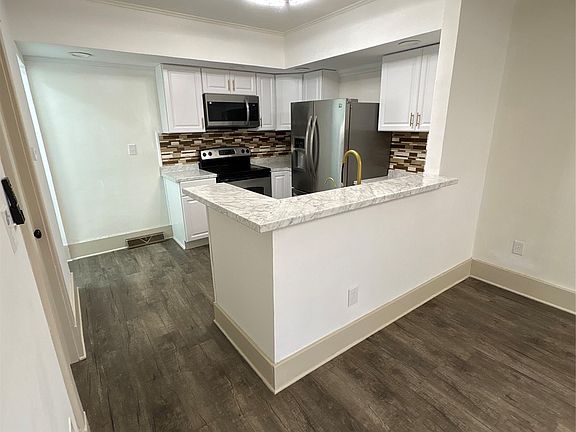4th image of 1316 W 31st St