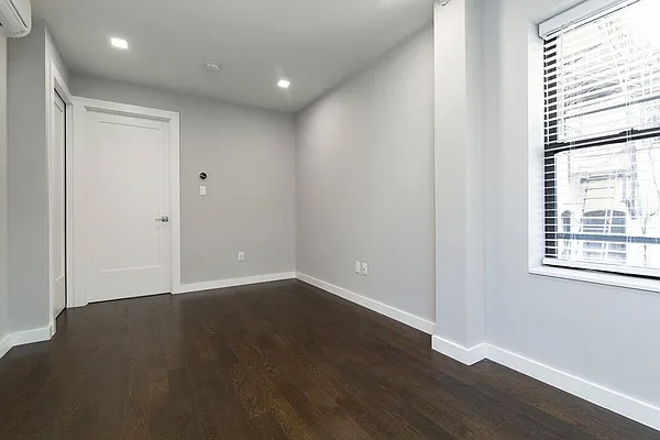 Rented by REAL New York | media 23