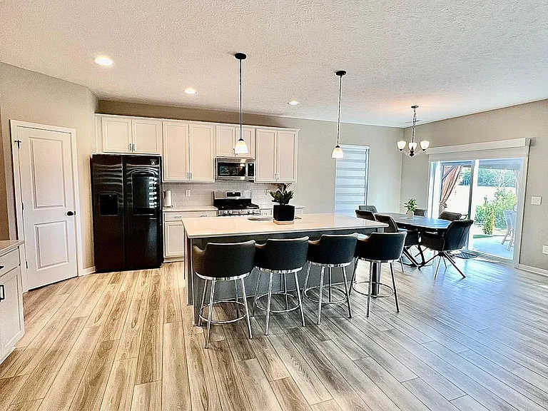 7233 Celebration Dr — Photo 18