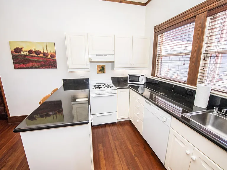 218 Ash St #218 — Photo 3