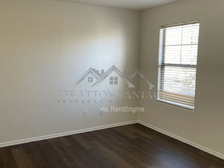 1327 E Weatherby Way — Photo 9