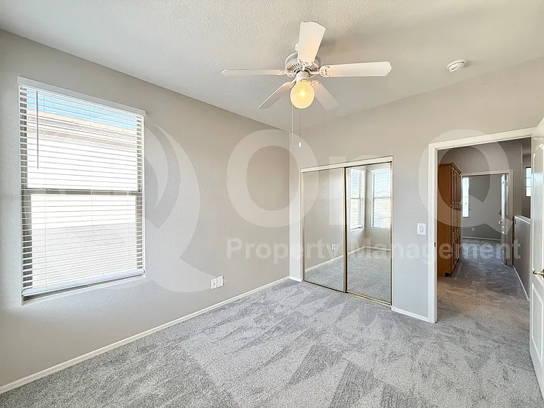 5310 E Hilton Ave — Photo 18