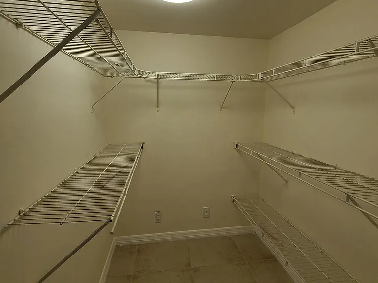 1547 Lake Crystal Dr #A — Photo 11