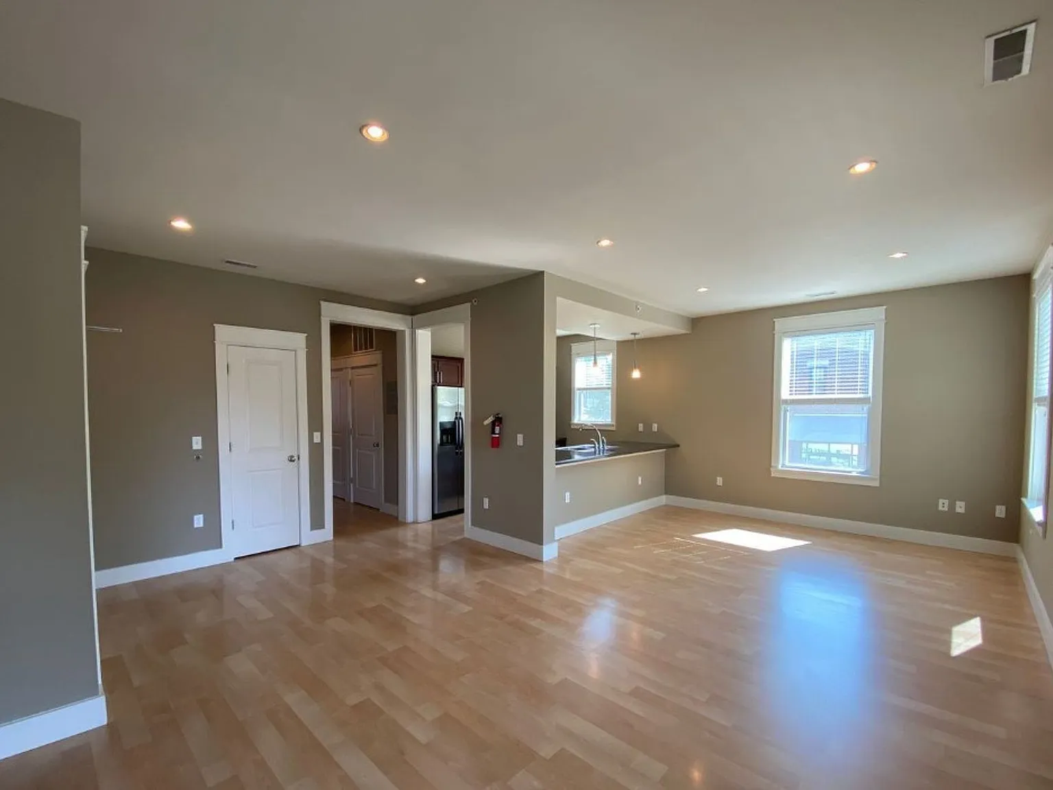 Modern & Spacious 2 Bed, 2 Bath *August 2025* — Photo 3
