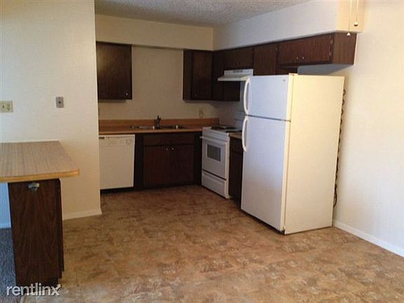 Stock Photo of kitchen at 1424 and 1436 Pioneer
