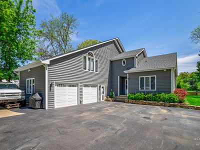 6N107 River Dr, Saint Charles, IL, 60175