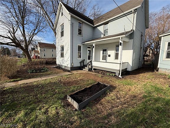 2nd image of 1529 Stark Ave SW