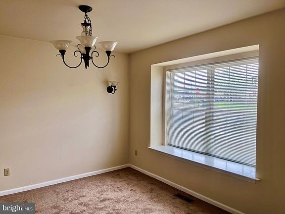 4th image of 4253 Red Oak Ct