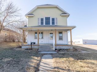 111 N 5th St, Mapleton, IA 51034