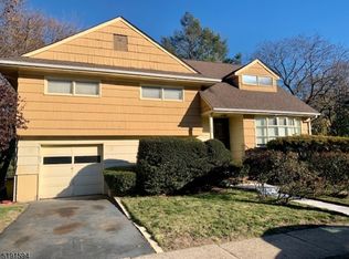 1721 Van Cortland Ter, Teaneck, NJ 07666
