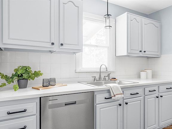 5th image of 4495 Yarrow Street