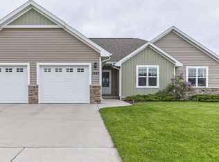 1482 Lear Ln, De Pere, WI 54115