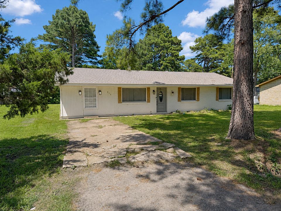 1st image of 212 Devine St