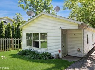 6415 N Shore Ave, Spring Grove, IL 60081