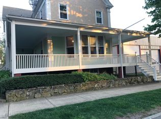 16 Burton St FLOOR 1, Bristol, RI 02809