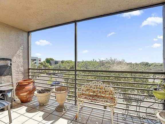 2nd image of 1000 Colony Point Cir APT 422