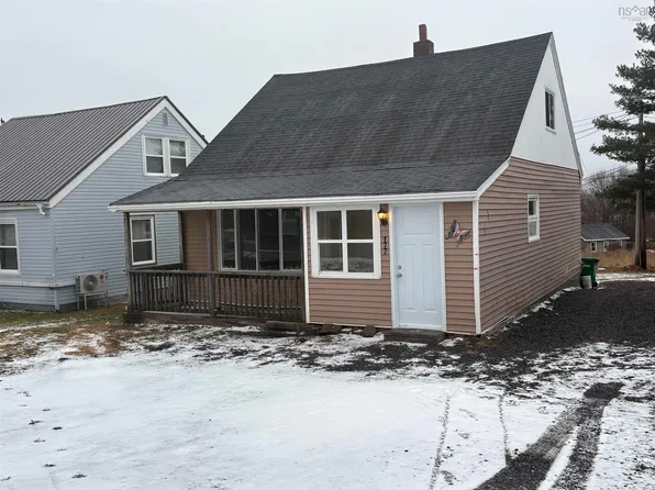 177 Poplar St, Pictou, NS B0K 1X0