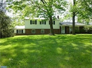 1448 W Lamplighter Ln, North Wales, PA 19454