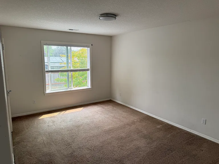 3228 N Main St — Photo 27