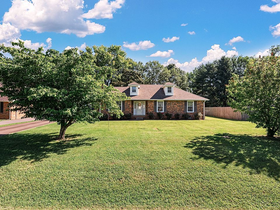 1st image of 315 Shadowbrook Dr