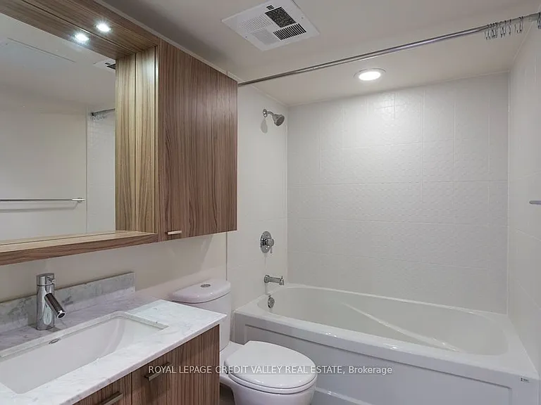 78 Tecumseth St #912 — Photo 5