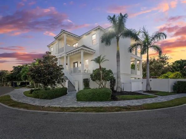 6925 Bochi Cir, Sarasota, FL 34242