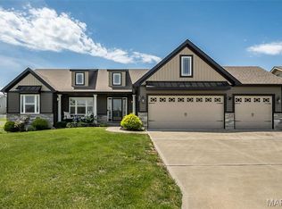 132 Hayfield Dr, Moscow Mills, MO 63362