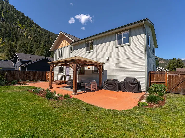 317 Meadow Dr — Photo 28