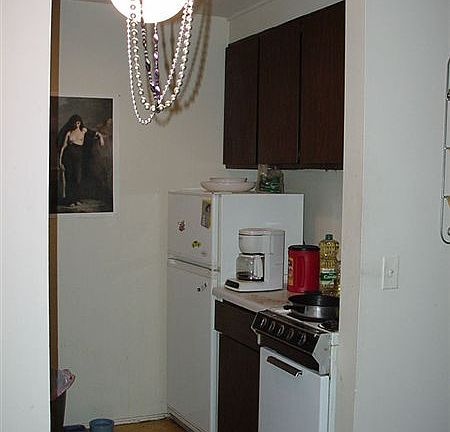 912 kitchen3