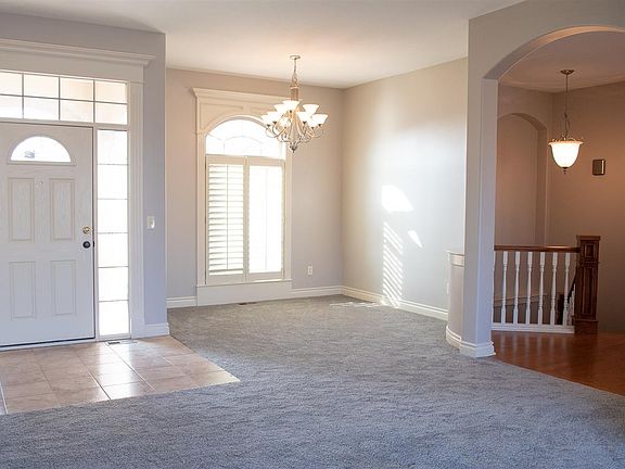 4th image of 3300 N Willow Crk