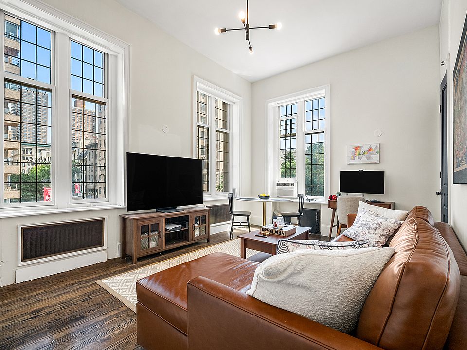1st image of 10 5th Ave APT 3A