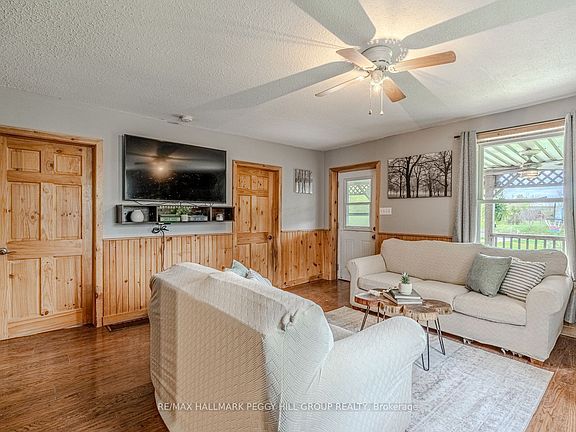 4th image of 1601 Penetanguishene Rd