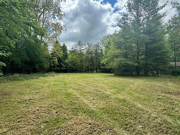 5th image of 1571 Menominee Dr