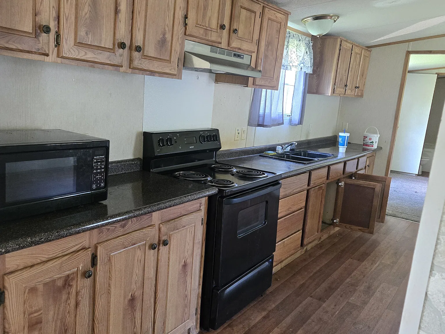 3 bed, $1,200 — Photo 3