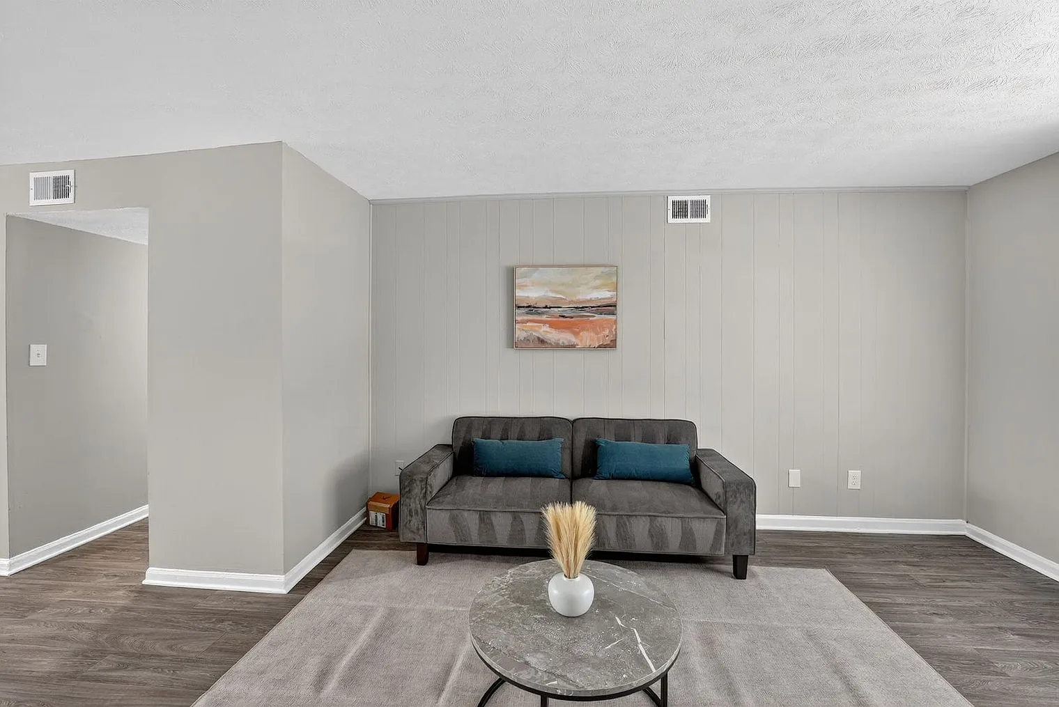2 bed, 1.0 bath, 12346 sqft, $2,805 — Photo 3