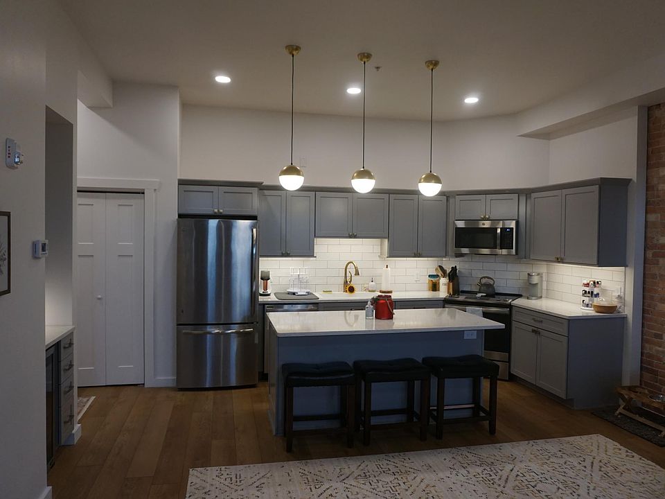 Open Floor Plan - Dining area/Kitchen