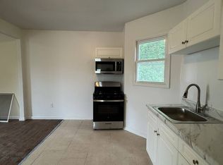 826 S 15th St #R-3, Newark, NJ 07108