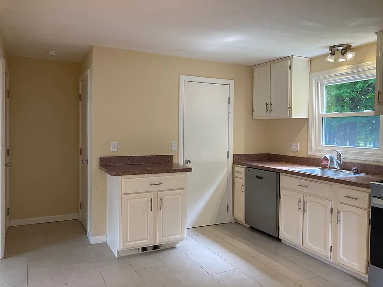 6 Carol Dr #6 — Photo 8