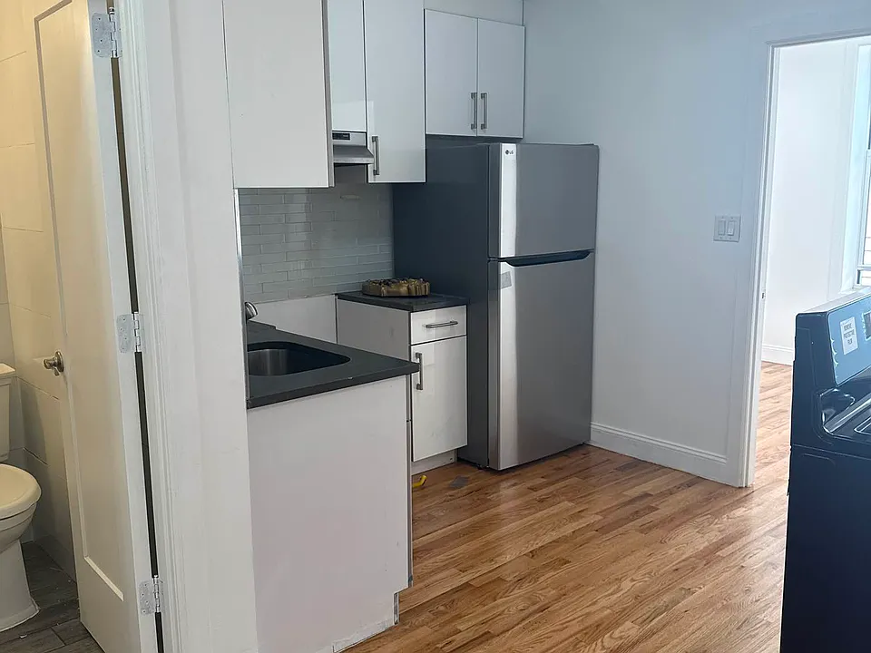 4003 5th Ave #3R