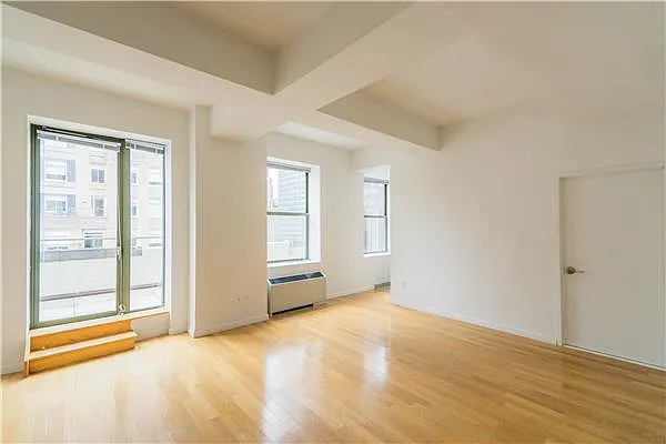 Sold by R New York | media 21