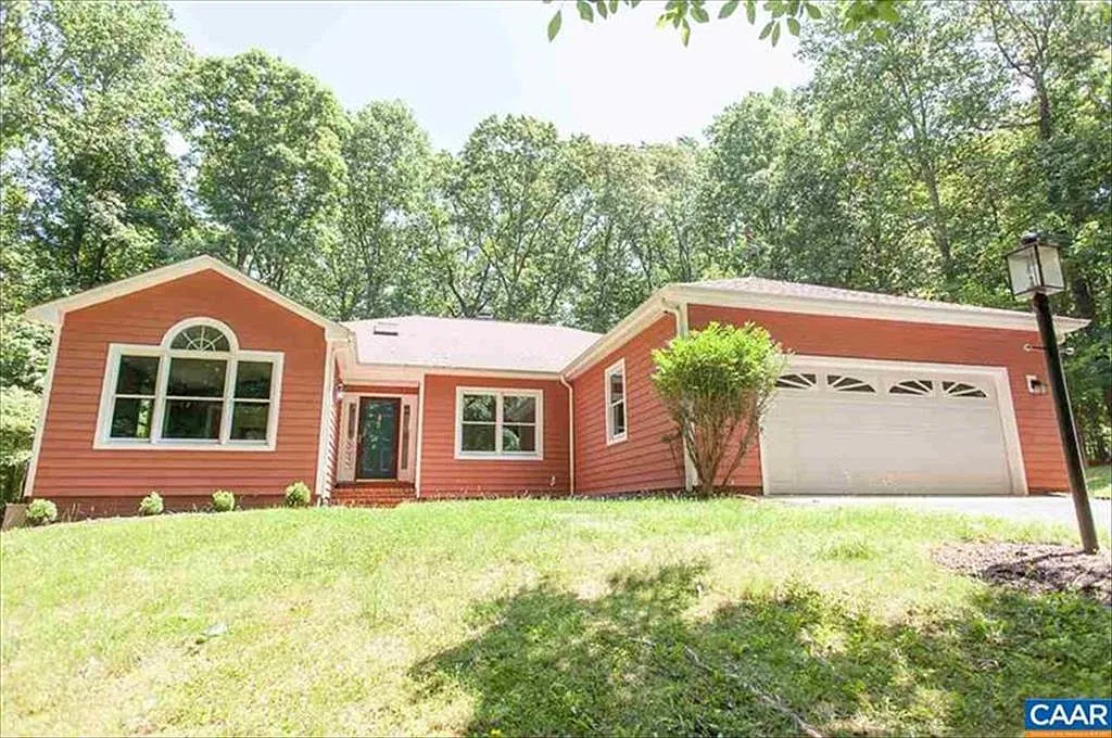 3310 Woodcreek Dr photo 1